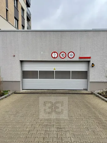 Pronájem garážového stání, Praha - Třebonice, K metru, 15 m2