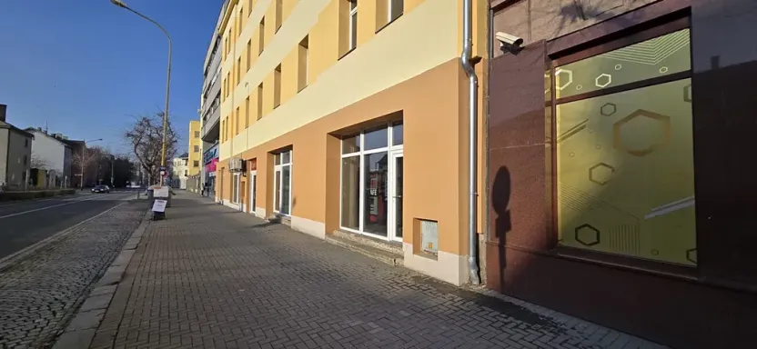 Pronájem obchodního prostoru, Přerov, Husova, 700 m2
