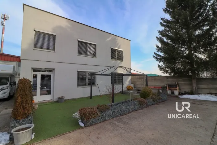 Pronájem kanceláře, Moravany, Modřická, 167 m2