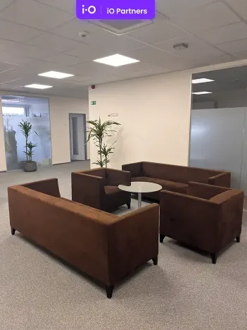 Pronájem kanceláře, Praha - Holešovice, Dělnická, 1251 m2