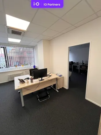 Pronájem kanceláře, Praha - Holešovice, Dělnická, 1251 m2