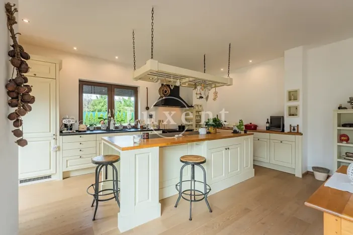 Prodej rodinného domu, Trnová, 229 m2