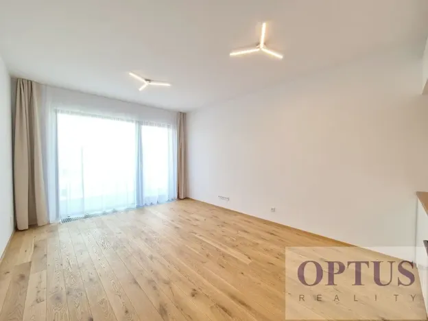 Pronájem bytu 1+kk, Praha - Karlín, Sokolova, 30 m2