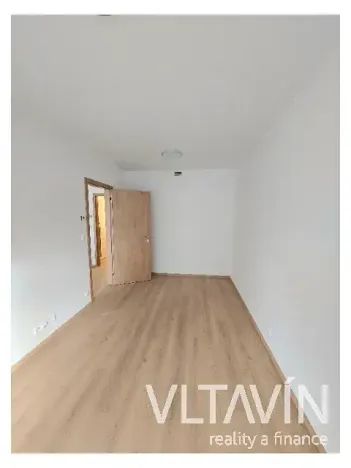 Pronájem bytu 2+kk, Praha - Hloubětín, Domalípova, 53 m2