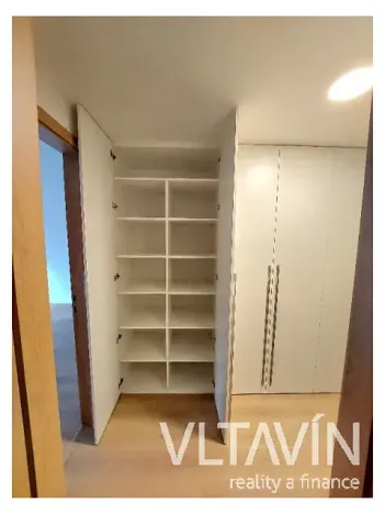 Pronájem bytu 2+kk, Praha - Hloubětín, Domalípova, 53 m2