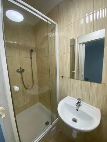 Pronájem bytu 1+kk, Praha - Hlubočepy, Na Zlíchově, 17 m2