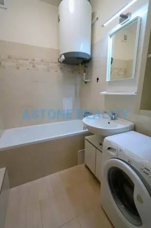 Pronájem bytu 1+kk, Praha - Nusle, Na Jezerce, 39 m2