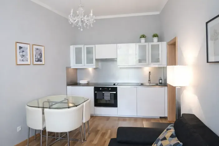 Pronájem bytu 2+kk, Praha - Vinohrady, Varšavská, 35 m2