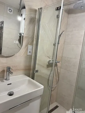 Pronájem bytu 2+kk, Praha - Vysočany, Kolbenova, 60 m2