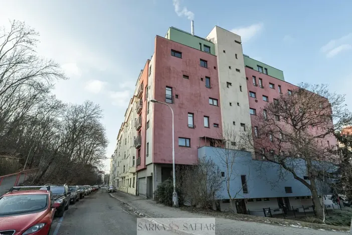 Pronájem bytu 1+kk, Praha - Košíře, Pod Klamovkou, 39 m2
