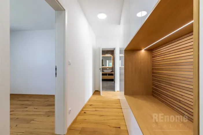 Pronájem rodinného domu, Jesenice, Průběžná, 200 m2