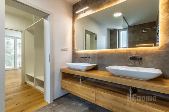 Pronájem rodinného domu, Jesenice, Průběžná, 200 m2