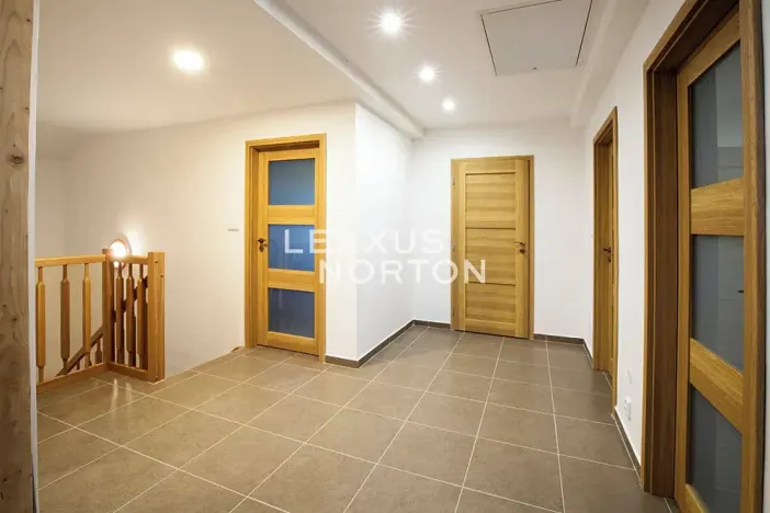 Pronájem rodinného domu, Roblín, 200 m2