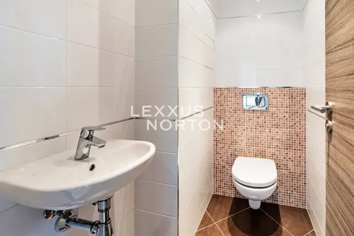 Prodej bytu 2+kk, Praha - Holešovice, Na Maninách, 54 m2