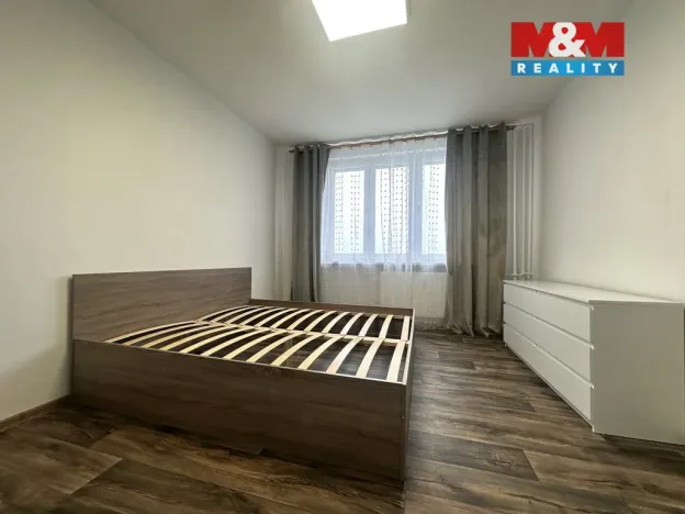 Pronájem bytu 1+1, Kadaň, Obránců míru, 39 m2