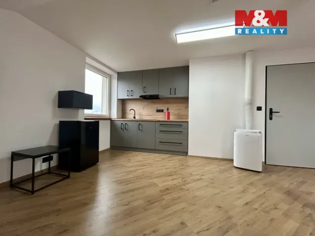 Pronájem bytu 1+kk, Klatovy - Luby, 30 m2