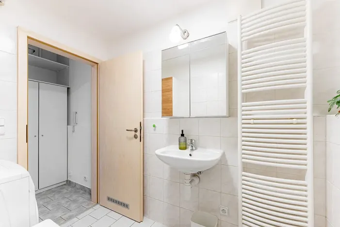 Pronájem bytu 1+kk, Praha - Hlubočepy, Chlupáčova, 29 m2