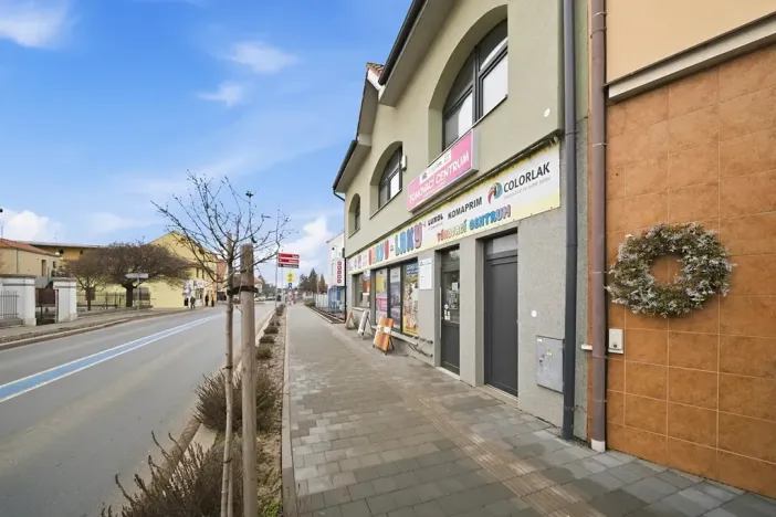 Prodej obchodního prostoru, Pohořelice, Lidická, 350 m2