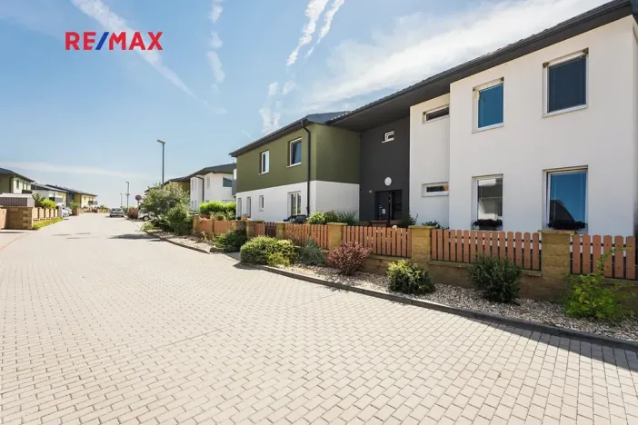 Pronájem bytu 2+kk, Lavičky, 60 m2