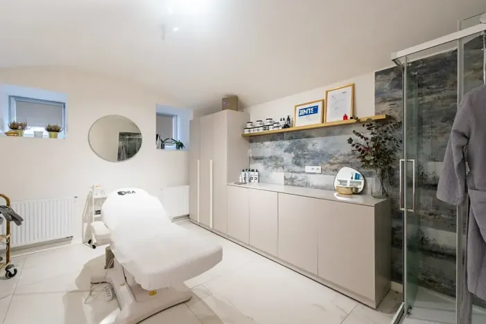 Prodej obchodního prostoru, Praha - Smíchov, Kmochova, 170 m2