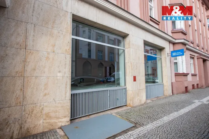 Pronájem kanceláře, Hradec Králové, Šafaříkova, 99 m2