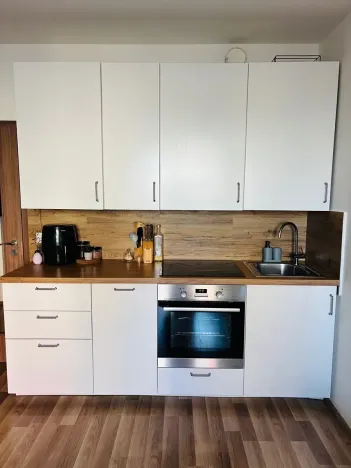 Pronájem bytu 1+kk, Praha - Uhříněves, Václava Trojana, 31 m2