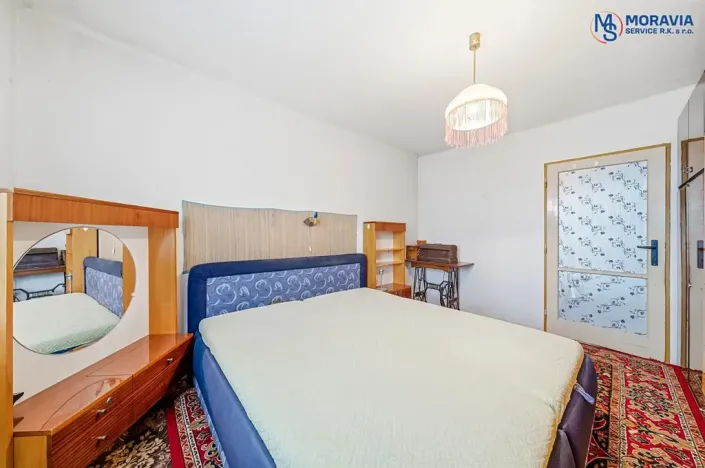 Prodej bytu 3+1, Maletín, 56 m2