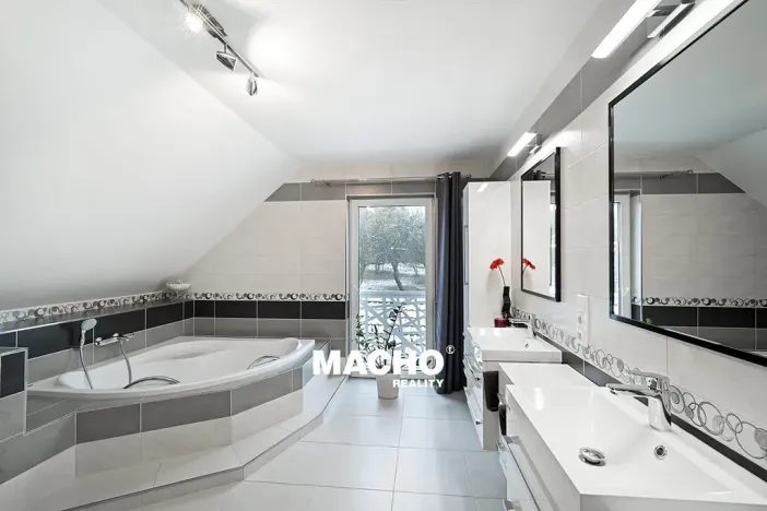 Prodej rodinného domu, Soběslav, Na Pilátě I, 220 m2