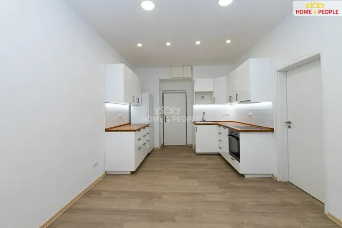 Prodej bytu 2+kk, Praha - Libeň, Novovysočanská, 37 m2