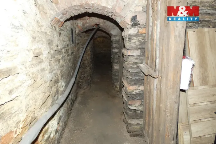 Prodej činžovního domu, Žleby, Zámecké náměstí, 228 m2