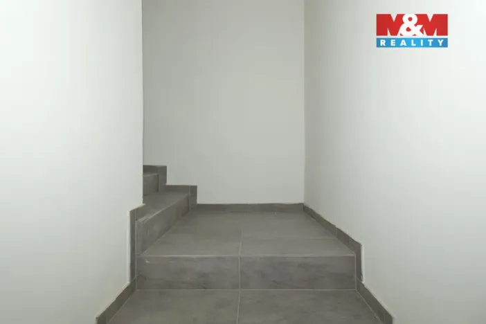 Prodej rodinného domu, Žleby, Zámecké náměstí, 228 m2