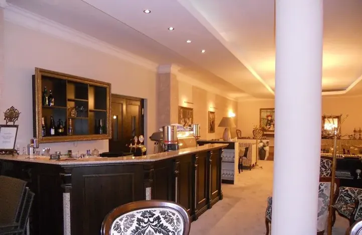 Prodej restaurace, Karlovy Vary, Divadelní náměstí, 390 m2