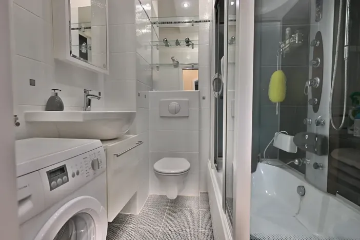 Prodej bytu 2+kk, Karlovy Vary, Vřídelní, 55 m2