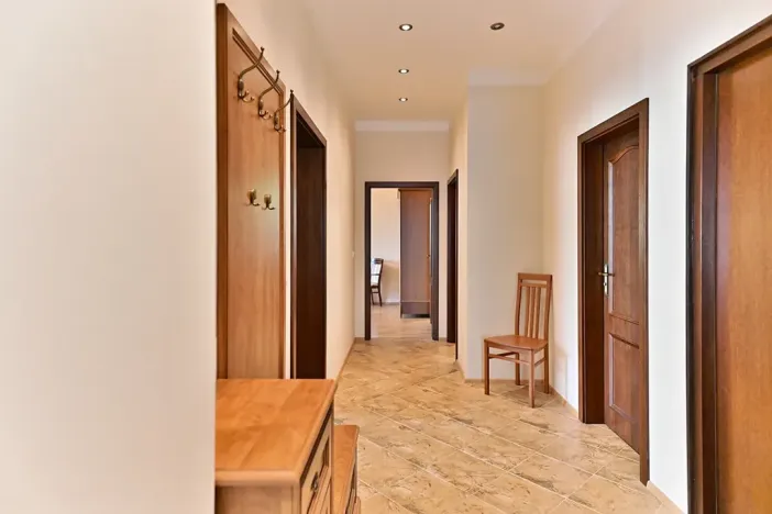 Prodej bytu 3+1, Karlovy Vary, Krále Jiřího, 105 m2