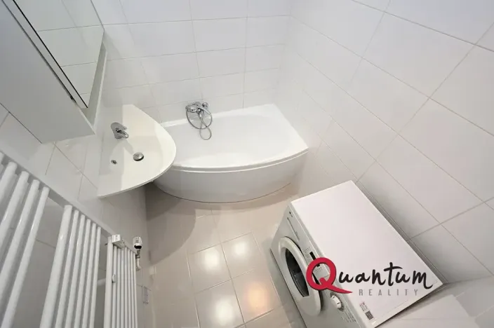 Pronájem bytu 2+kk, Praha - Podolí, Podolské nábřeží, 50 m2