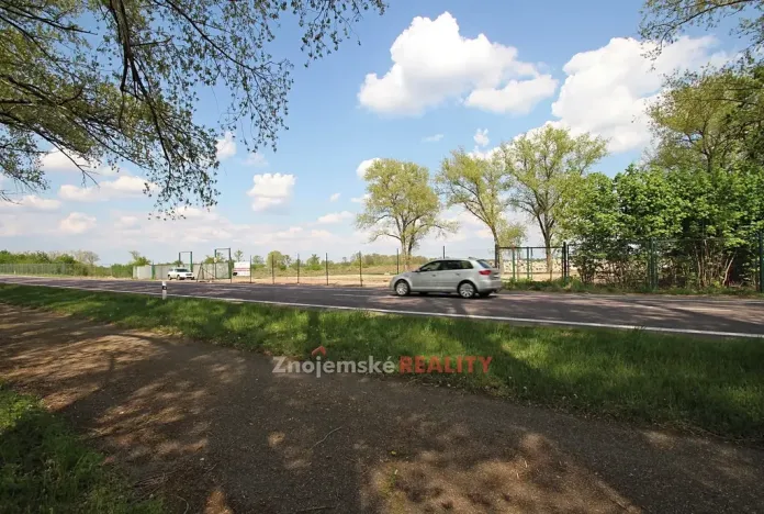 Pronájem komerčního pozemku, Hevlín, 16559 m2