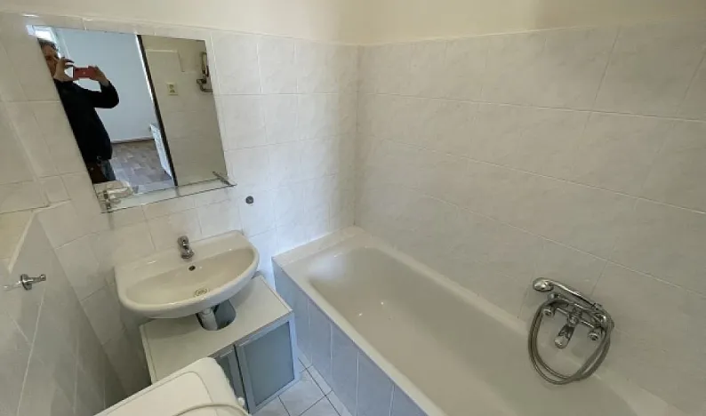 Pronájem bytu 1+kk, Praha - Břevnov, Šlikova, 29 m2