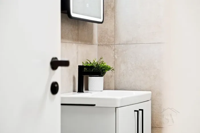 Pronájem bytu 2+kk, Praha - Troja, Pod Hrachovkou, 47 m2