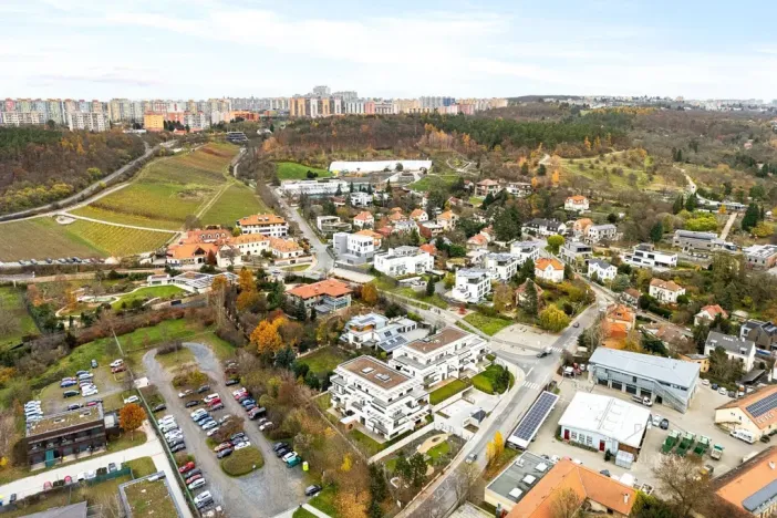 Pronájem bytu 2+kk, Praha - Troja, Pod Hrachovkou, 47 m2