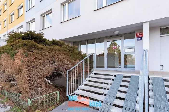 Pronájem bytu 2+kk, Praha - Stodůlky, Husníkova, 43 m2