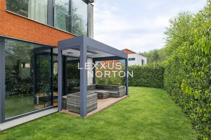 Prodej vily, Praha - Dejvice, V Šáreckém údolí, 285 m2