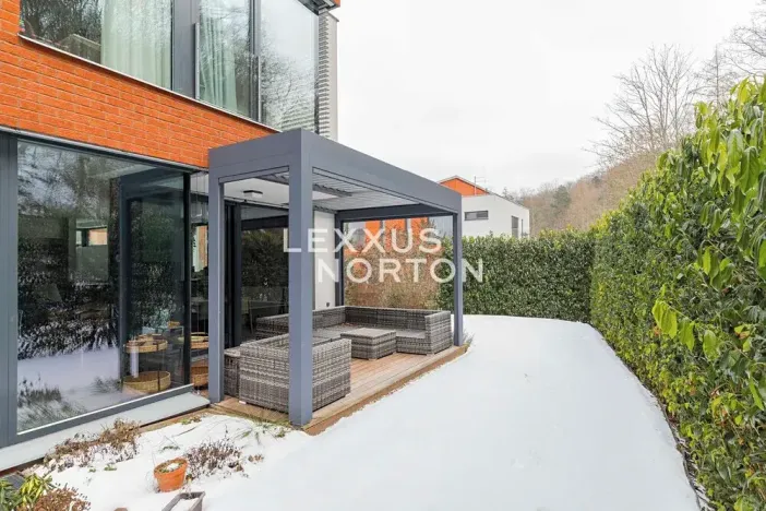 Prodej vily, Praha - Dejvice, V Šáreckém údolí, 285 m2