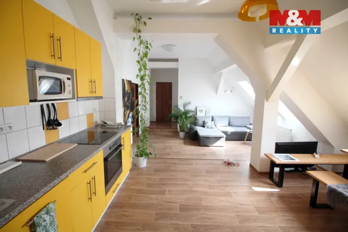 Pronájem bytu 2+kk, Hradec Králové, Tylovo nábřeží, 68 m2