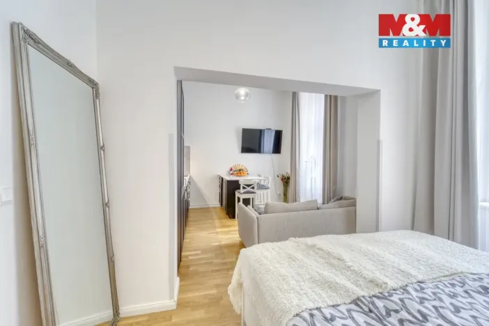 Prodej bytu 1+kk, Praha - Vinohrady, Římská, 35 m2