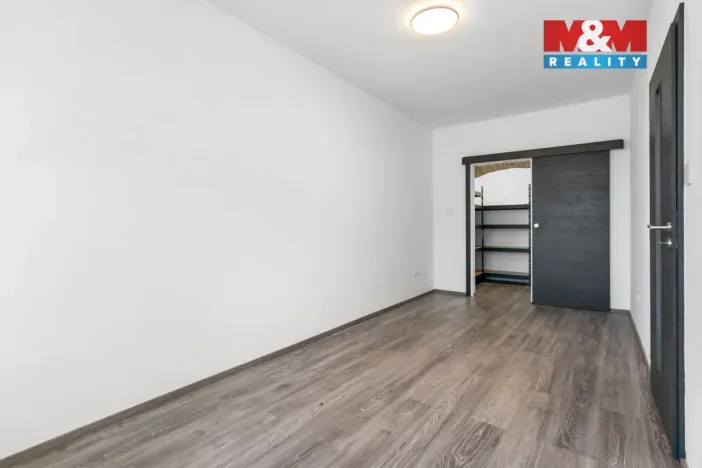 Pronájem bytu 3+kk, Bělá pod Bezdězem, Masarykovo náměstí, 100 m2