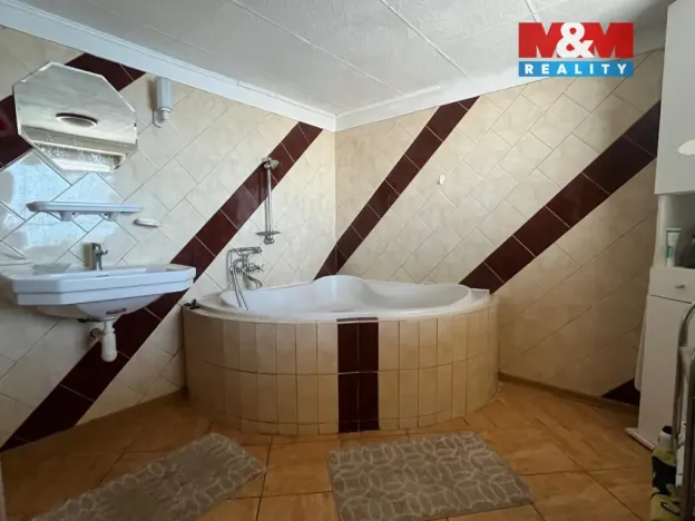 Prodej rodinného domu, Řepeč, 250 m2