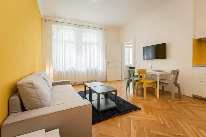 Pronájem bytu 2+kk, Praha - Bubeneč, Šmeralova, 51 m2