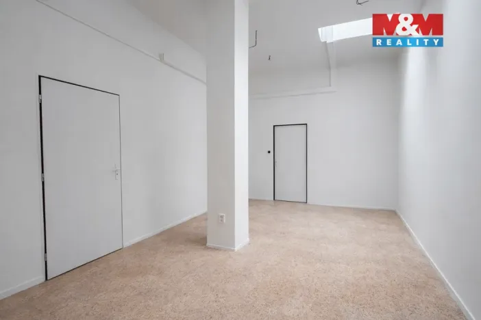 Pronájem obchodního prostoru, Louny, Školní, 74 m2
