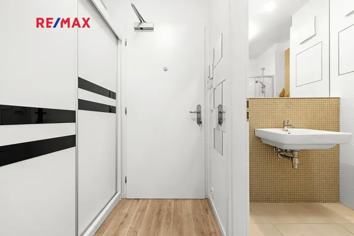 Prodej bytu 1+kk, Praha - Libeň, Novovysočanská, 24 m2