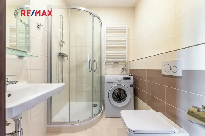 Pronájem bytu 1+kk, Praha - Libeň, náměstí Dr. Václava Holého, 27 m2